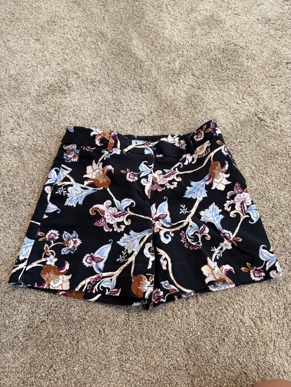 Floral Print Black Women's Shorts